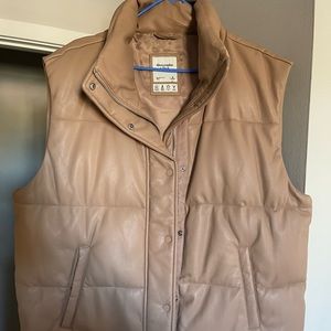 Abercrombie puffer Vest🤎